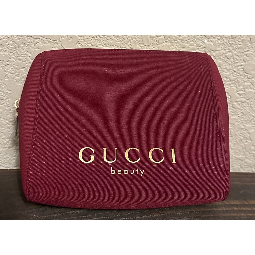 Gucci Beauty Burgundy Shimmer Makeup Bag Cosmetic Pouch Gold Logo New - Picture 1 of 15